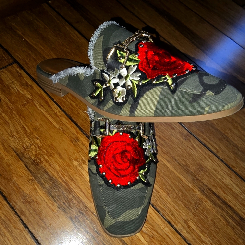 Kandi Green Rose Slio On Mules